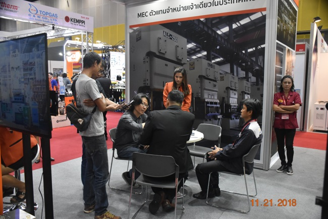 Bộ nạp NC hoạt động như thế n&agrave;o
