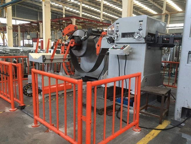 C&aacute;c t&iacute;nh năng của m&aacute;y &eacute;p cấp liệu servo