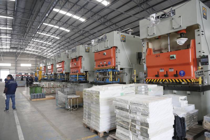 Th&agrave;nh phần v&agrave; nguy&ecirc;n l&yacute; l&agrave;m việc của m&aacute;y &eacute;p tay quay